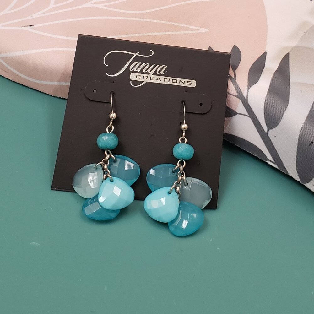 Tanya creations, NWT, silver tone blue multi beaded dangle fashion earrings